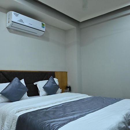 Hotel Sury Villa アーメダバード エクステリア 写真
